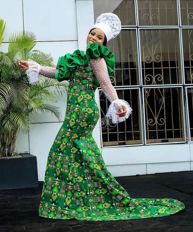 Pictures Trending and Fascinating Ankara Designs For Classy Ladies (3)