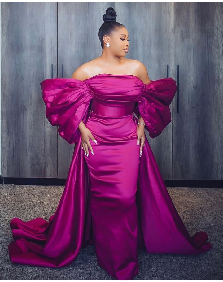 Glamorous Asoebi Styles for Wedding Ideas for Ladies to Rock This Christmas Season