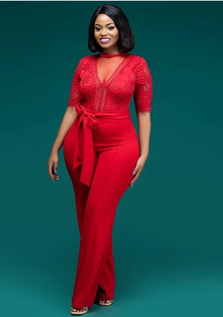 62 Customized Gowns, Skirt And Blouse Combination Styles, And jumpsuits Ladies Can Rock This Easter (16)