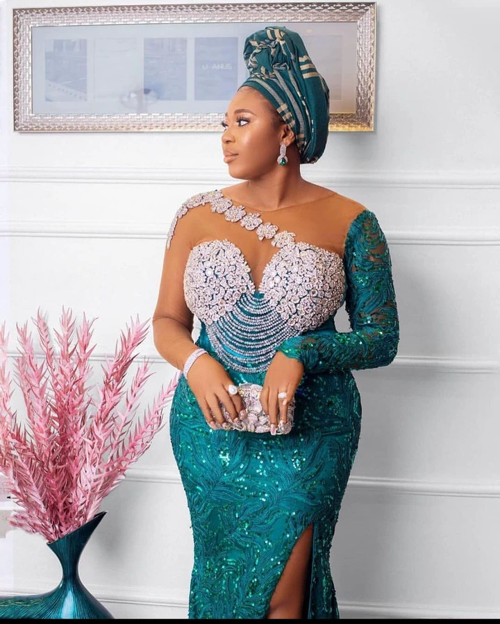 62 Customized Gowns, Skirt And Blouse Combination Styles, And jumpsuits Ladies Can Rock This Easter (43)
