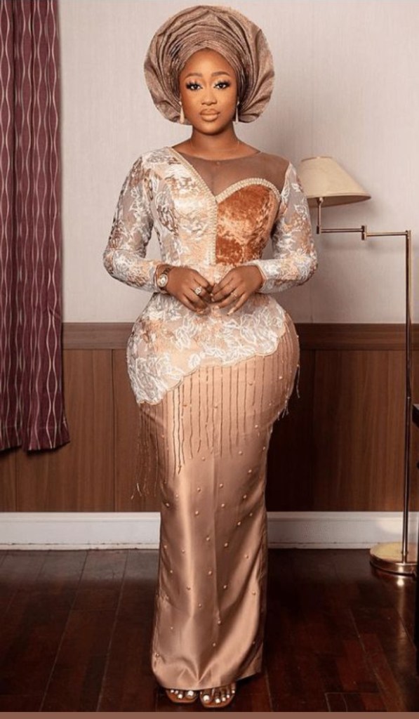 Gold Coloured Aso-Ebi Styles (7)