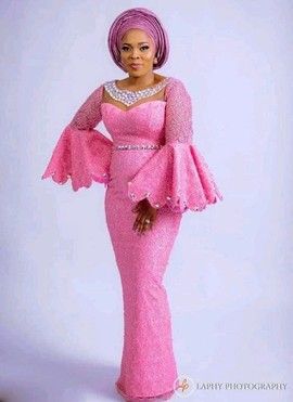 Ladies, Check Out These Stunning Asoebi Styles You Can Rock To Any Occasion (8)