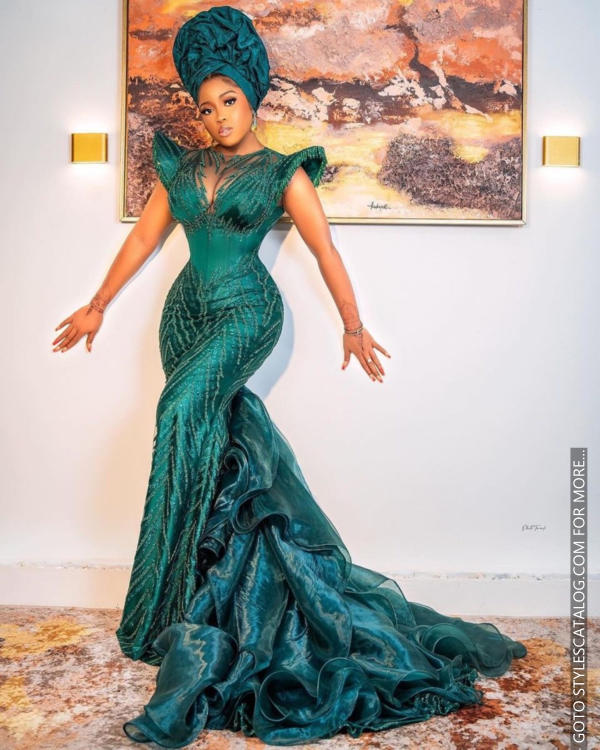 45+ Matured Ways To Style Your Lemon, Sea, and Emerald Green Lace Fabric For Owambe Parties (29)