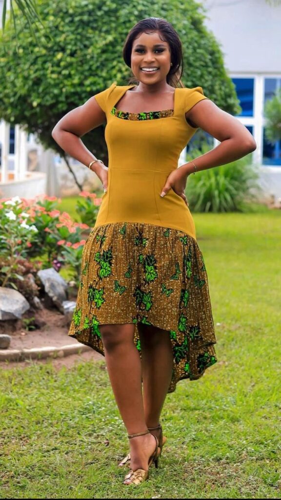 Ankara Gowns For Chic Corporate Ladies (1)