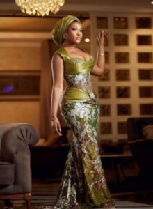 Best Nigerian Lace Aso-Ebi Styles For Ladies