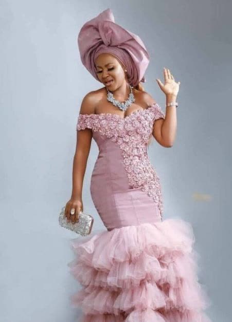 Best Nigerian Lace Aso-Ebi Styles For Ladies