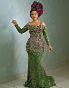 Best Nigerian Lace Aso-Ebi Styles For Ladies