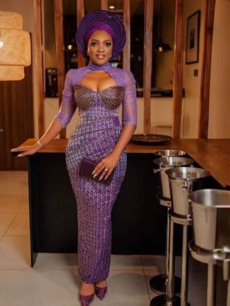 Best Nigerian Lace Aso-Ebi Styles For Ladies