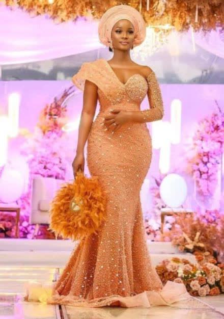 Best Nigerian Lace Aso-Ebi Styles For Ladies