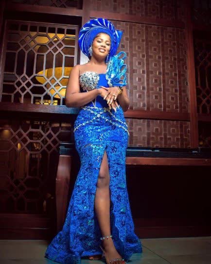 Best Nigerian Lace Aso-Ebi Styles For Ladies