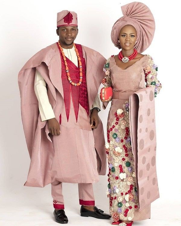 Traditional Wedding Attire for Couples to Look Gorgeous