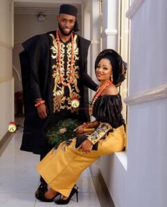 Traditional Wedding Attire for Couples to Look Gorgeous