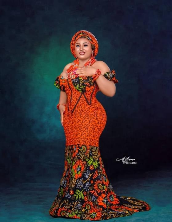 Stunning Aso-Ebi Styles for Nigerian Weddings