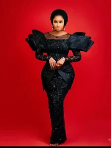 Latest Nigerian Lace Styles and Designs For Weddings