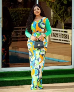 latest fashion outfit for ladies