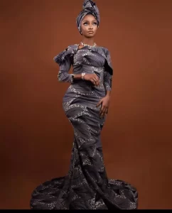 latest fashion outfit for ladies