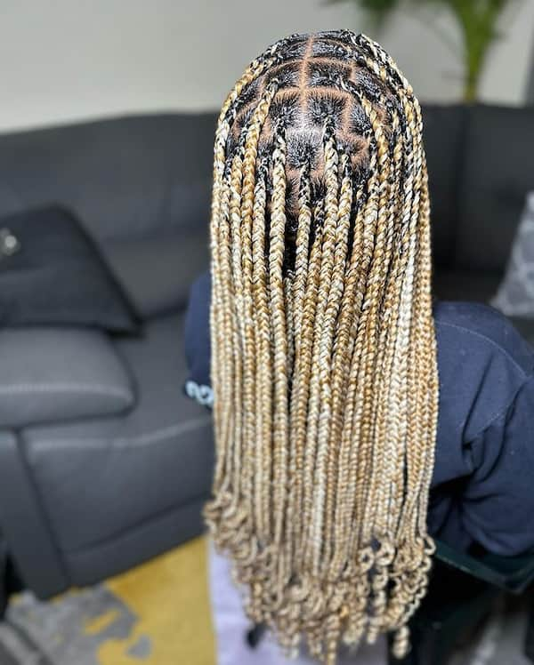 Box Blonde Medium Knotless Braids With Curls