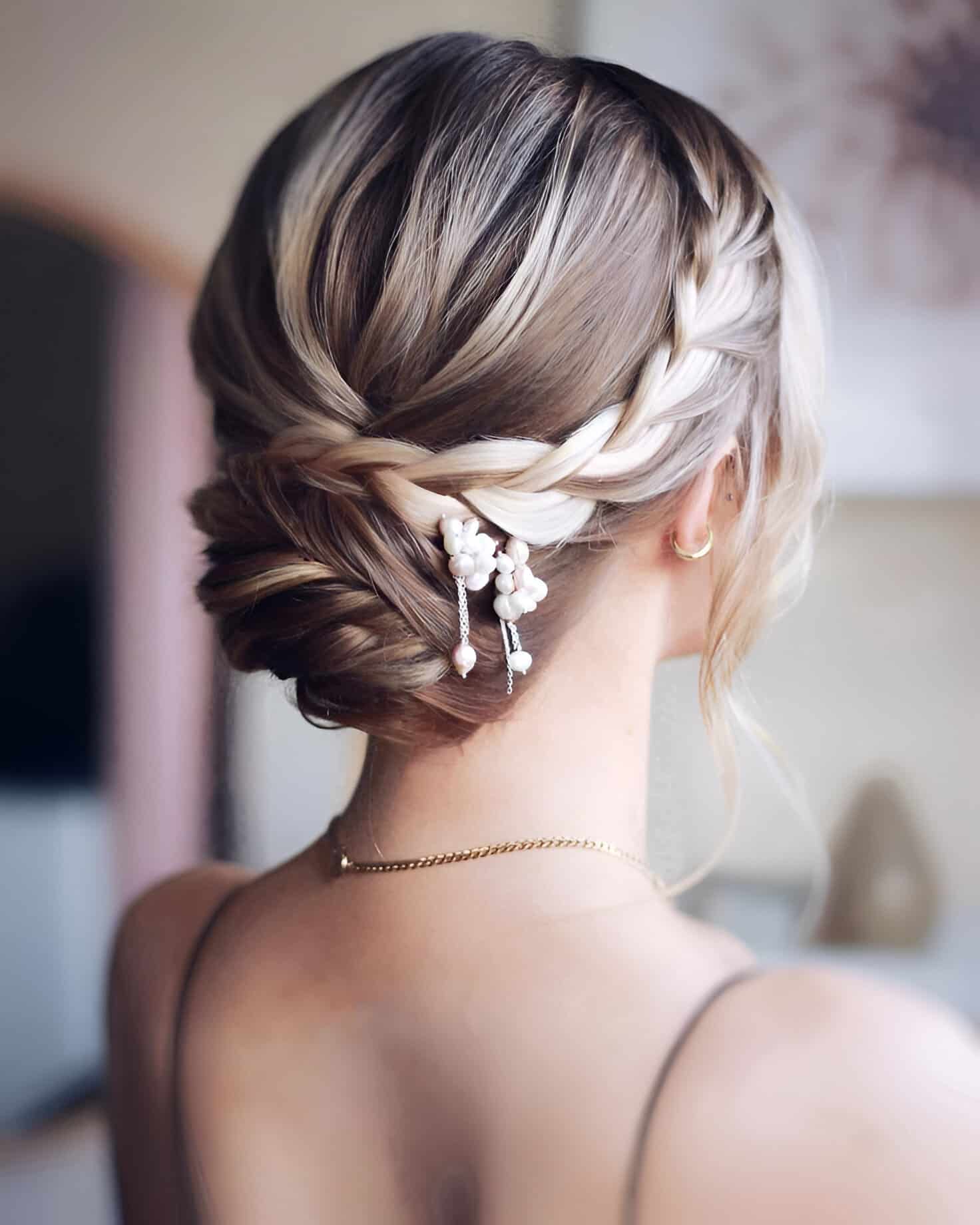 30 Gorgeous Elegant Updos To Make You Pretty Like A Model 24